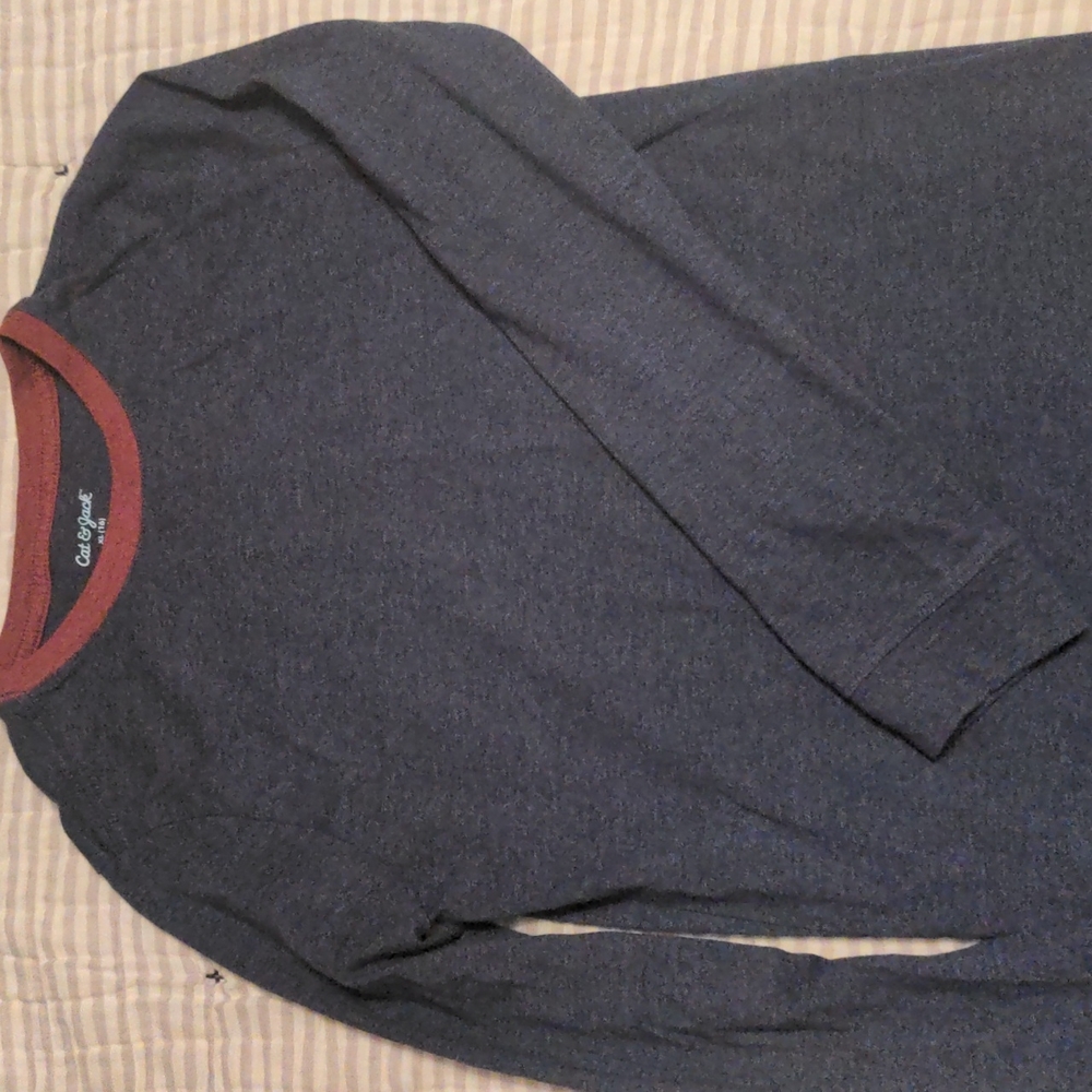 Long sleeved navy shirt trimmed in maroon